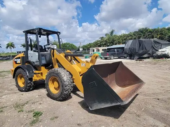 2018 CATERPILLAR 908M