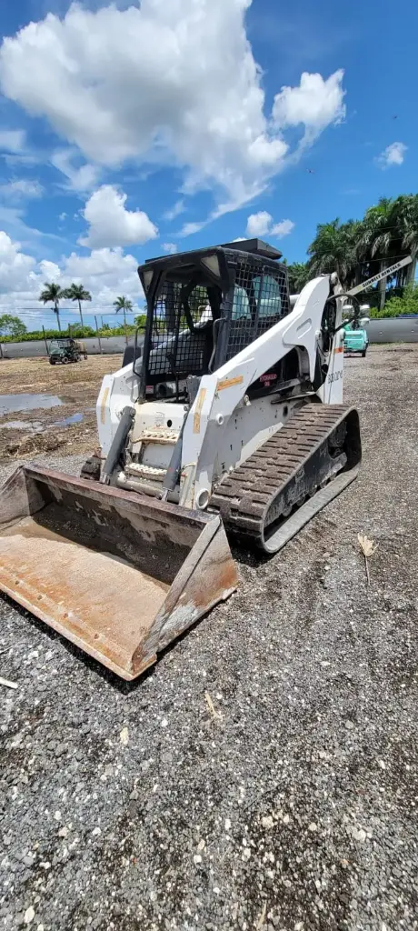 2007 Bobcat T320.